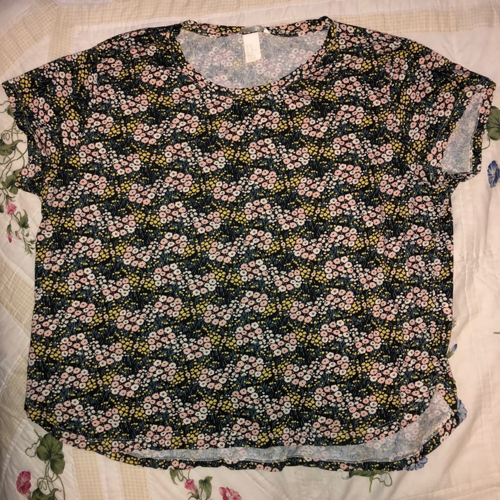 H&M floral tshirt